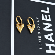 Oorringen met hartje en steentjes – goudkleurig productfoto